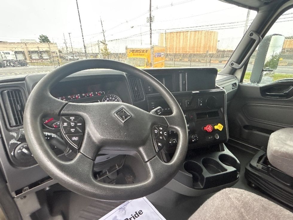Sleeper Tractor-Heavy Duty Tractors-International-2022-LT625-Linden-NJ-250,560\n\t\tmiles-$ 74,250 - Image 10