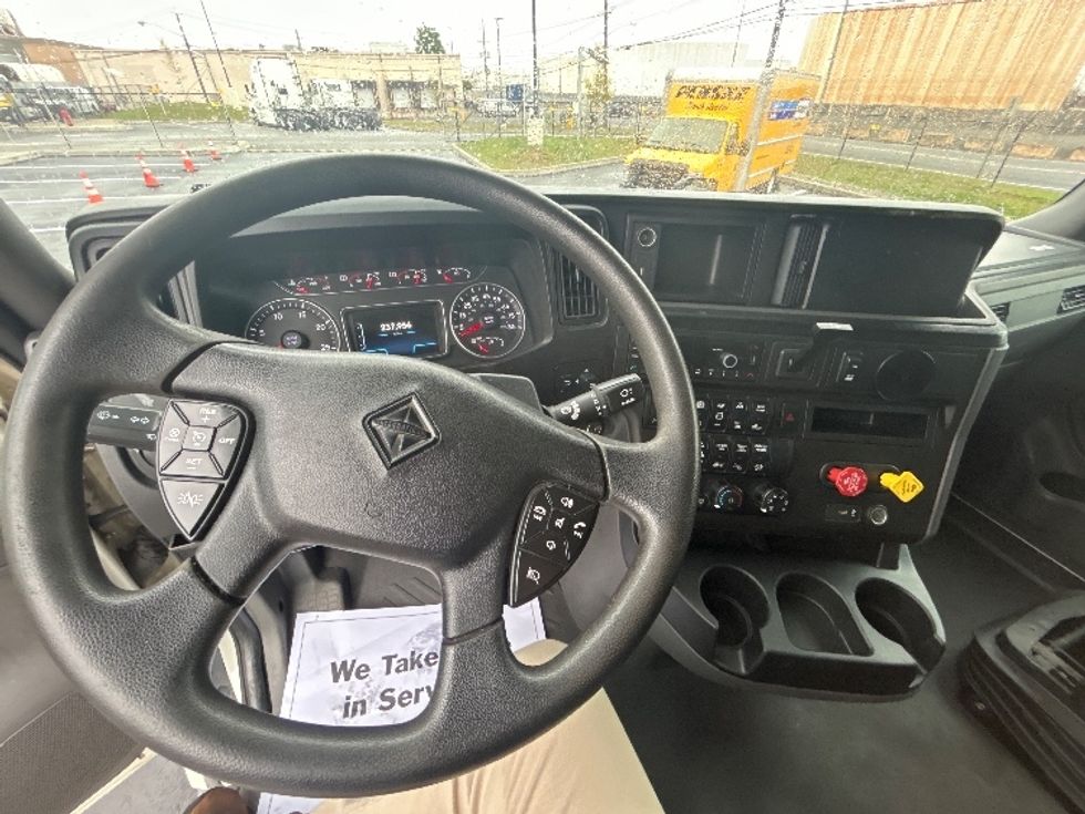 Sleeper Tractor-Heavy Duty Tractors-International-2022-LT625-Linden-NJ-250,560\n\t\tmiles-$ 74,250 - Image 11