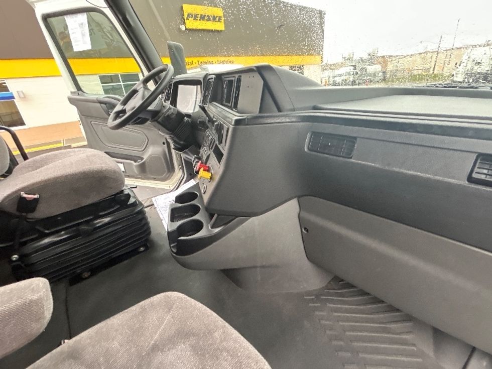 Sleeper Tractor-Heavy Duty Tractors-International-2022-LT625-Linden-NJ-250,560\n\t\tmiles-$ 74,250 - Image 15