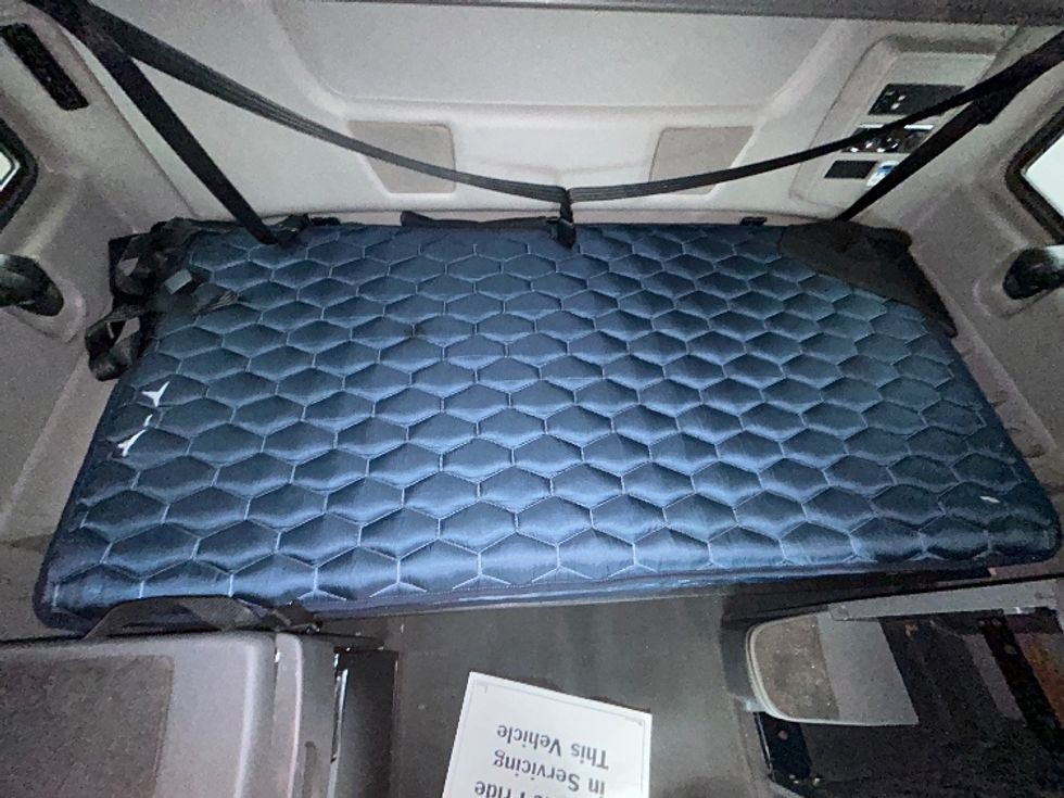 Sleeper Tractor-Heavy Duty Tractors-International-2022-LT625-Linden-NJ-345,350\n\t\tmiles-$ 48,500 - Image 17