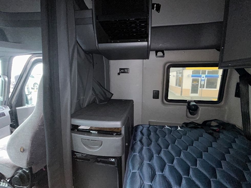 Sleeper Tractor-Heavy Duty Tractors-International-2022-LT625-Linden-NJ-345,350\n\t\tmiles-$ 48,500 - Image 19