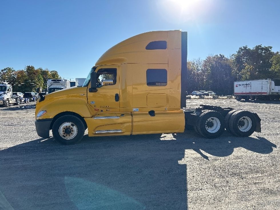 Sleeper Tractor-Heavy Duty Tractors-International-2022-LT625-Londonderry-NH-340,088\n\t\tmiles-$ 65,250 - Image 4