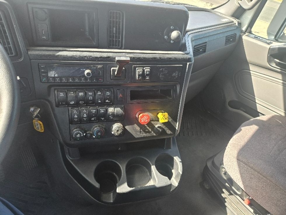 Sleeper Tractor-Heavy Duty Tractors-International-2022-LT625-Longview-TX-470,571\n\t\tmiles-$ 63,000 - Image 12
