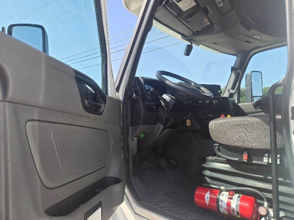 Sleeper Tractor-Heavy Duty Tractors-International-2022-LT625-Longview-TX-470,571\n\t\tmiles-$ 63,000 - Image 9