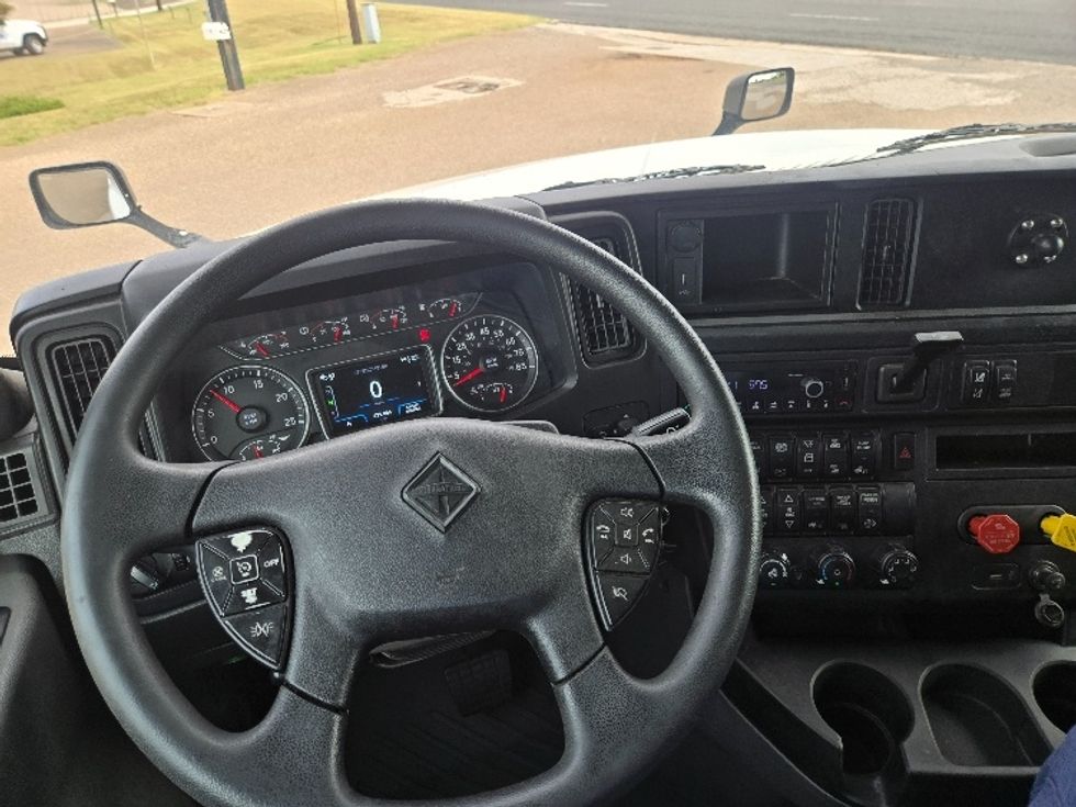 Sleeper Tractor-Heavy Duty Tractors-International-2022-LT625-Longview-TX-479,275\n\t\tmiles-$ 61,000 - Image 11