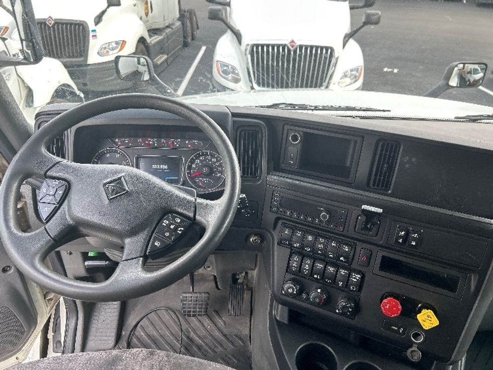 Sleeper Tractor-Heavy Duty Tractors-International-2022-LT625-Louisville-KY-553,987\n\t\tmiles-$ 46,750 - Image 10