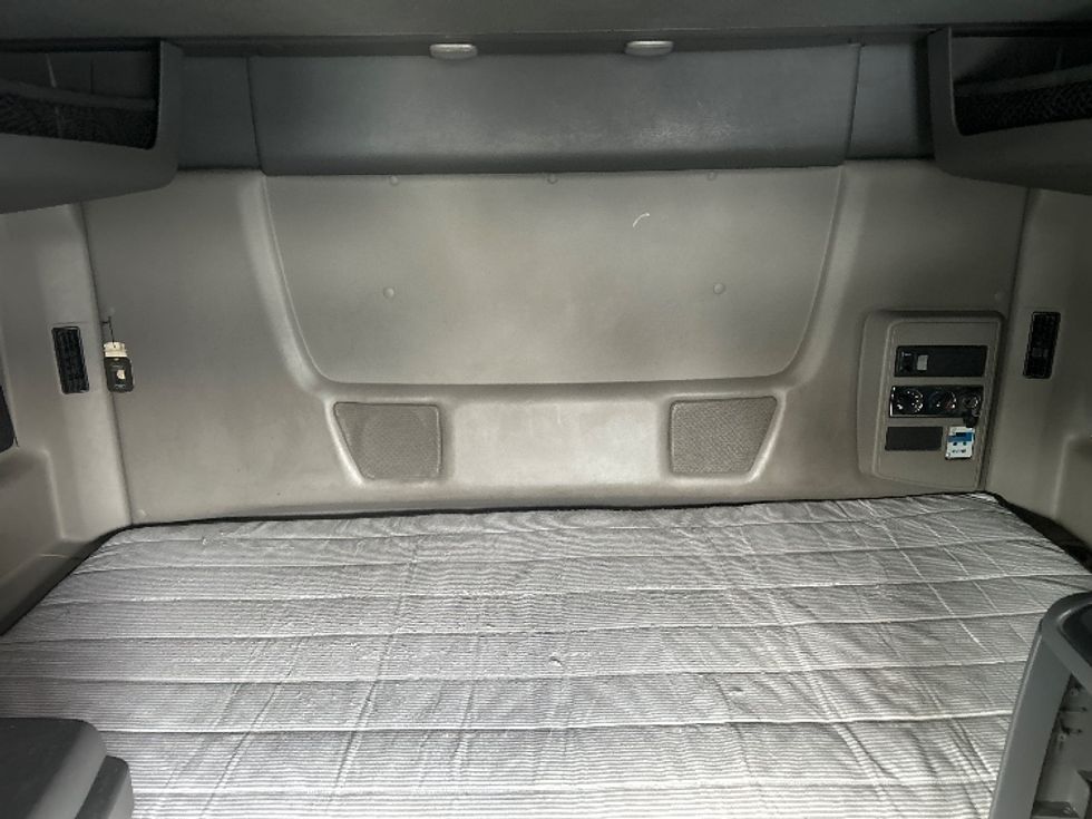 Sleeper Tractor-Heavy Duty Tractors-International-2022-LT625-Louisville-KY-553,987\n\t\tmiles-$ 46,750 - Image 15