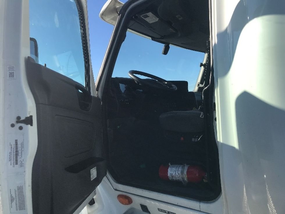 Sleeper Tractor-Heavy Duty Tractors-International-2022-LT625-Louisville-KY-553,987\n\t\tmiles-$ 46,750 - Image 9