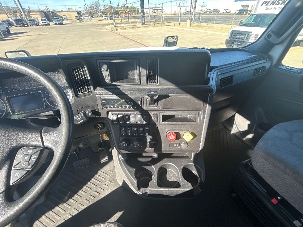 Sleeper Tractor-Heavy Duty Tractors-International-2022-LT625-Lubbock-TX-429,572\n\t\tmiles-$ 62,750 - Image 12