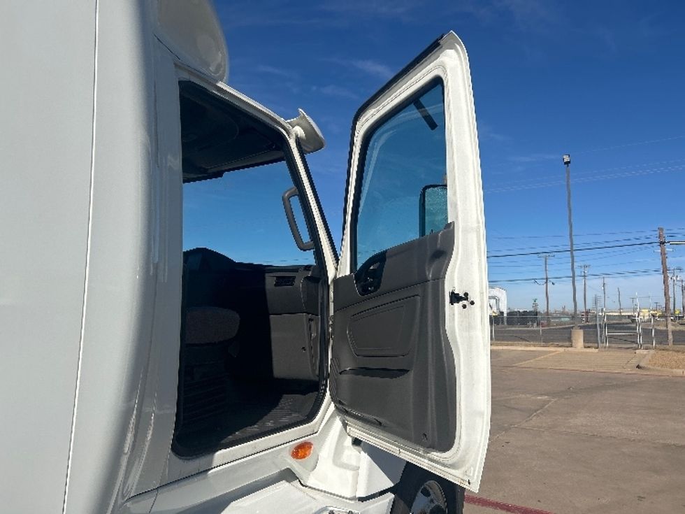 Sleeper Tractor-Heavy Duty Tractors-International-2022-LT625-Lubbock-TX-429,572\n\t\tmiles-$ 62,750 - Image 13