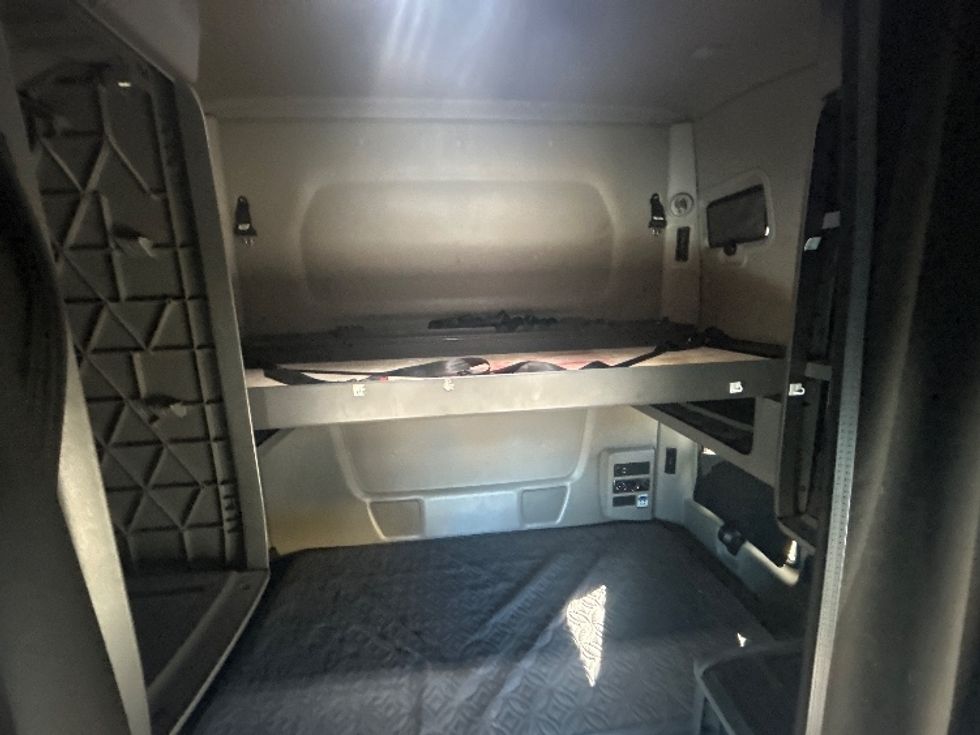 Sleeper Tractor-Heavy Duty Tractors-International-2022-LT625-Lubbock-TX-429,572\n\t\tmiles-$ 62,750 - Image 16