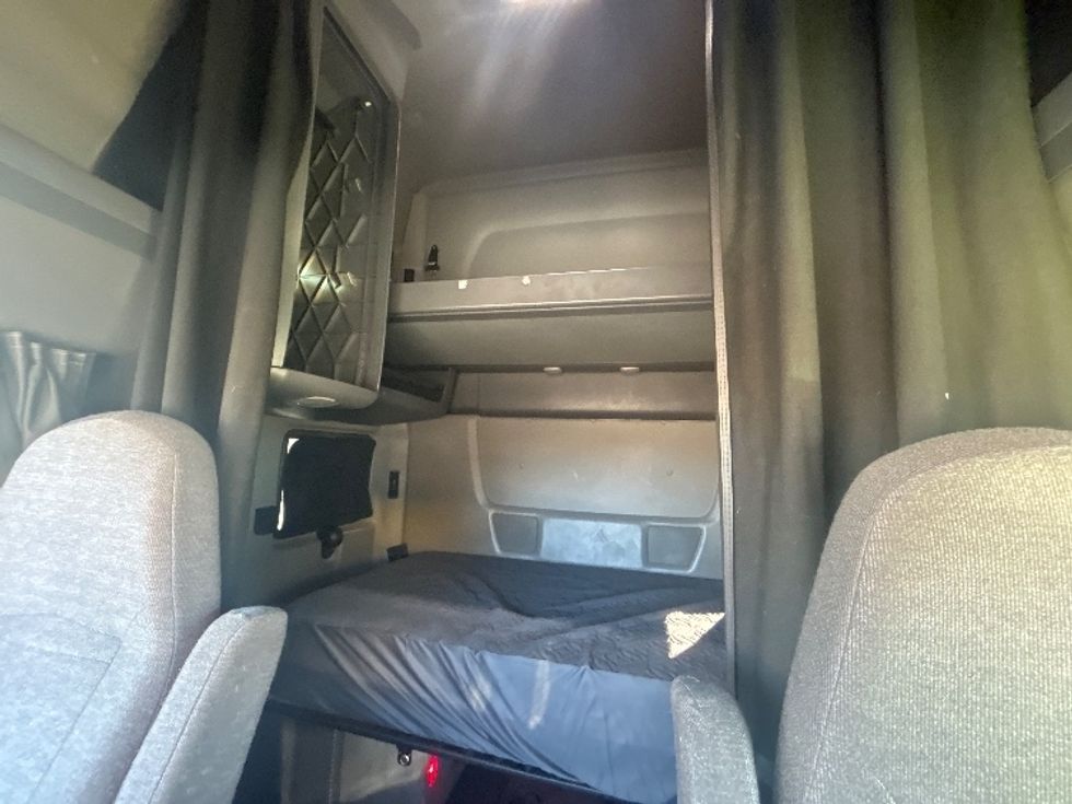 Sleeper Tractor-Heavy Duty Tractors-International-2022-LT625-Lubbock-TX-429,572\n\t\tmiles-$ 62,750 - Image 22