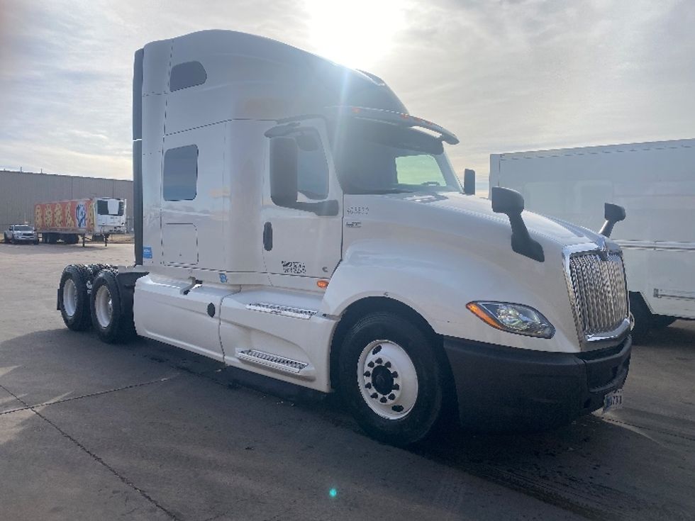 Sleeper Tractor-Heavy Duty Tractors-International-2022-LT625-Lubbock-TX-429,572\n\t\tmiles-$ 62,750 - Image 3