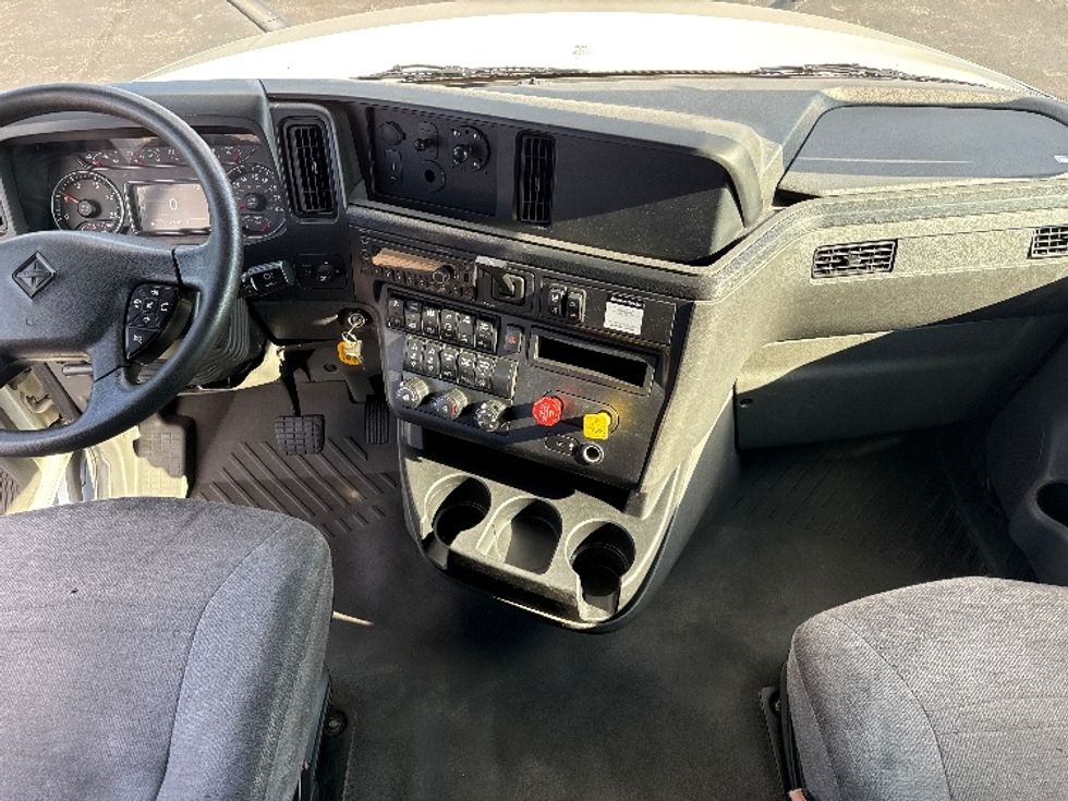Sleeper Tractor-Heavy Duty Tractors-International-2022-LT625-Mansfield-OH-479,889\n\t\tmiles-$ 55,750 - Image 12