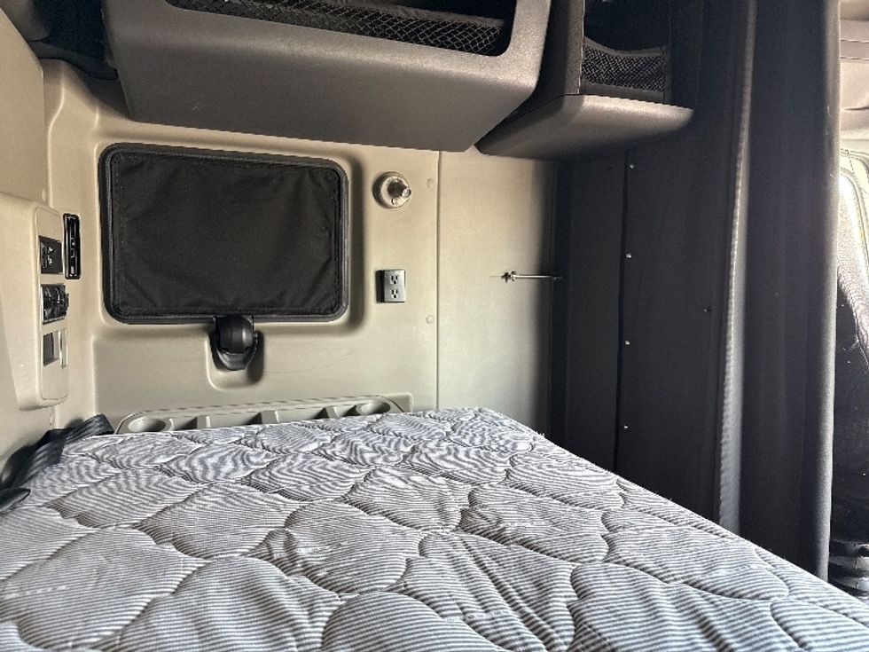 Sleeper Tractor-Heavy Duty Tractors-International-2022-LT625-Mansfield-OH-479,889\n\t\tmiles-$ 55,750 - Image 18