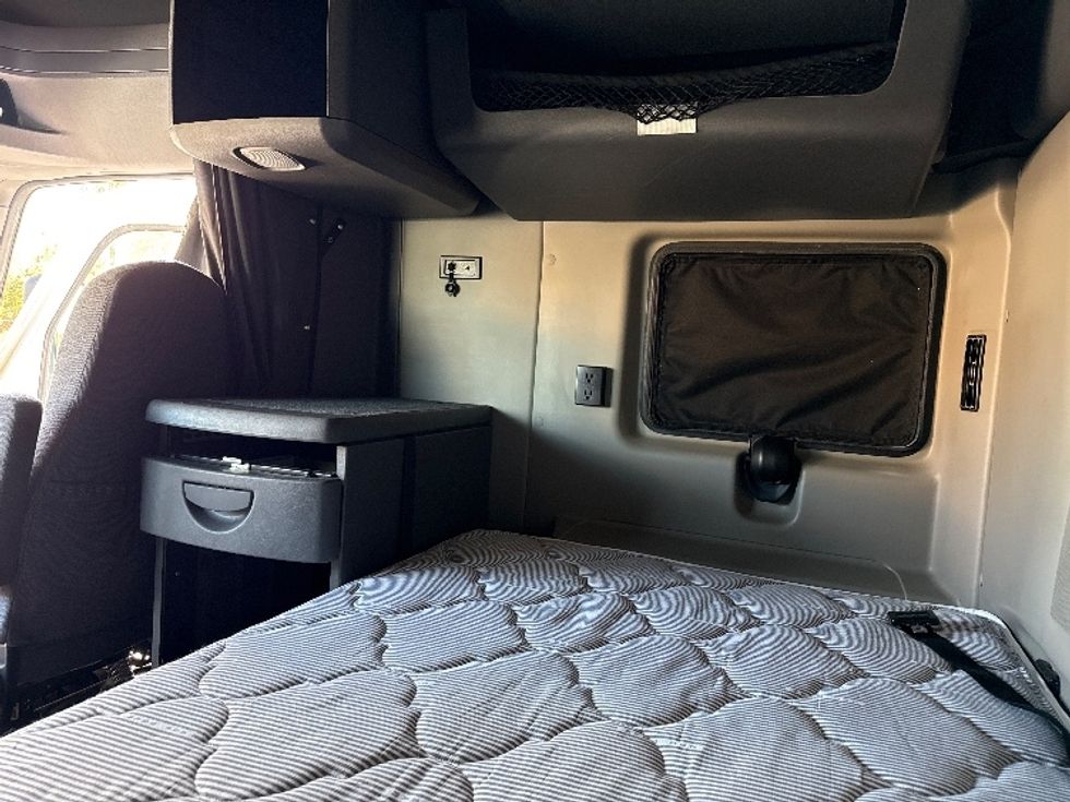 Sleeper Tractor-Heavy Duty Tractors-International-2022-LT625-Mansfield-OH-479,889\n\t\tmiles-$ 55,750 - Image 19