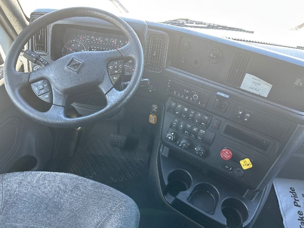 Sleeper Tractor-Heavy Duty Tractors-International-2022-LT625-Medley-FL-439,726\n\t\tmiles-$ 60,500 - Image 11