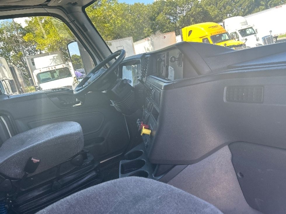 Sleeper Tractor-Heavy Duty Tractors-International-2022-LT625-Medley-FL-439,726\n\t\tmiles-$ 60,500 - Image 15