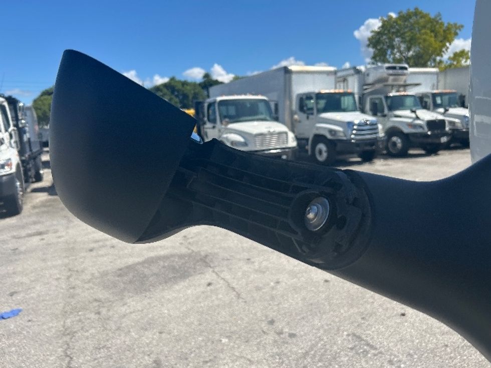 Sleeper Tractor-Heavy Duty Tractors-International-2022-LT625-Medley-FL-439,726\n\t\tmiles-$ 60,500 - Image 23