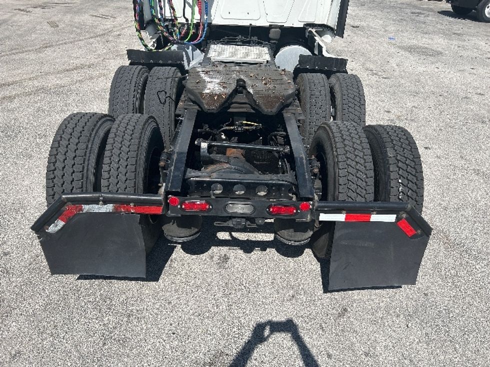 Sleeper Tractor-Heavy Duty Tractors-International-2022-LT625-Medley-FL-439,726\n\t\tmiles-$ 60,500 - Image 6
