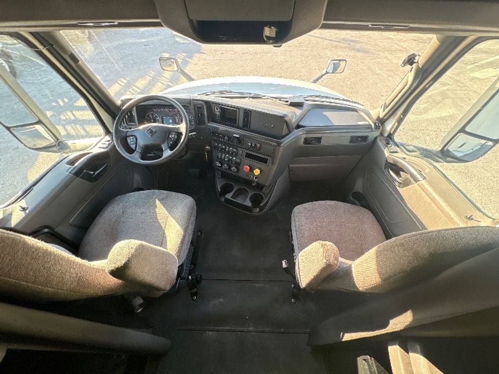 Sleeper Tractor-Heavy Duty Tractors-International-2022-LT625-Medley-FL-507,667\n\t\tmiles-$ 56,250 - Image 12
