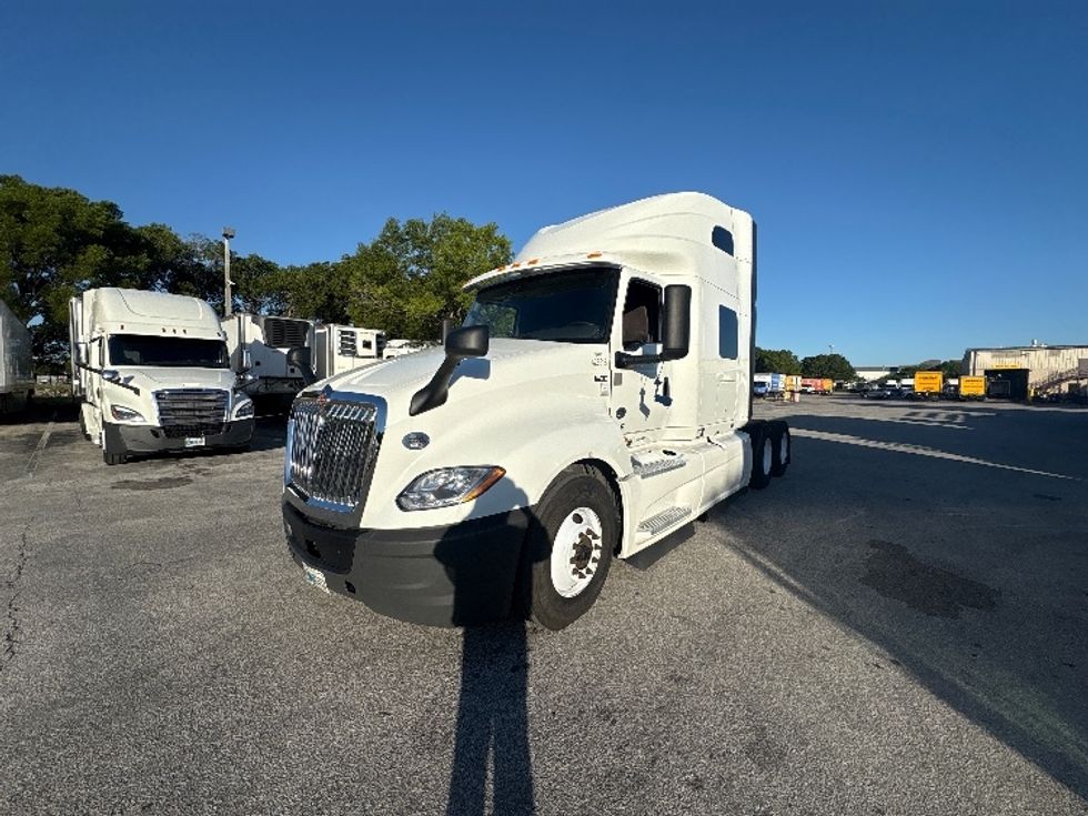 Sleeper Tractor-Heavy Duty Tractors-International-2022-LT625-Medley-FL-507,667\n\t\tmiles-$ 56,250 - Image 3