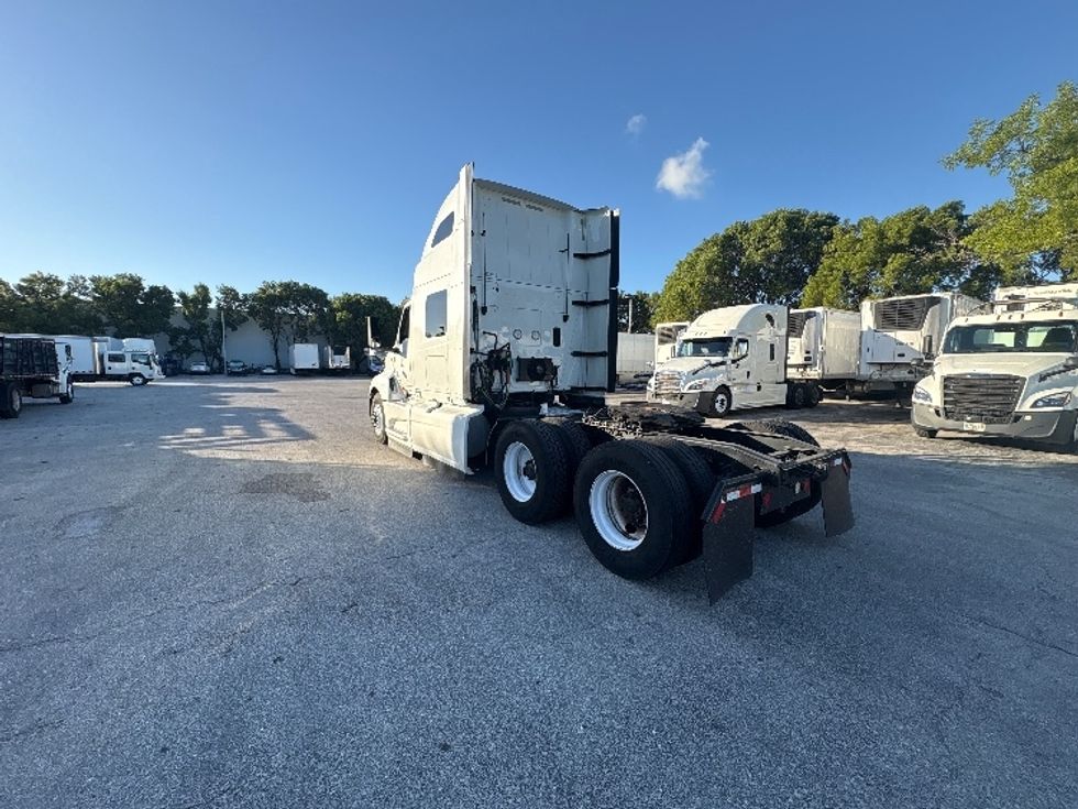 Sleeper Tractor-Heavy Duty Tractors-International-2022-LT625-Medley-FL-507,667\n\t\tmiles-$ 56,250 - Image 5