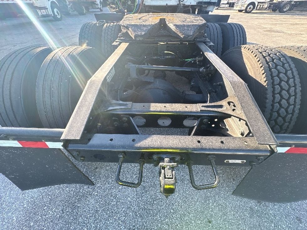 Sleeper Tractor-Heavy Duty Tractors-International-2022-LT625-Medley-FL-507,667\n\t\tmiles-$ 56,250 - Image 6