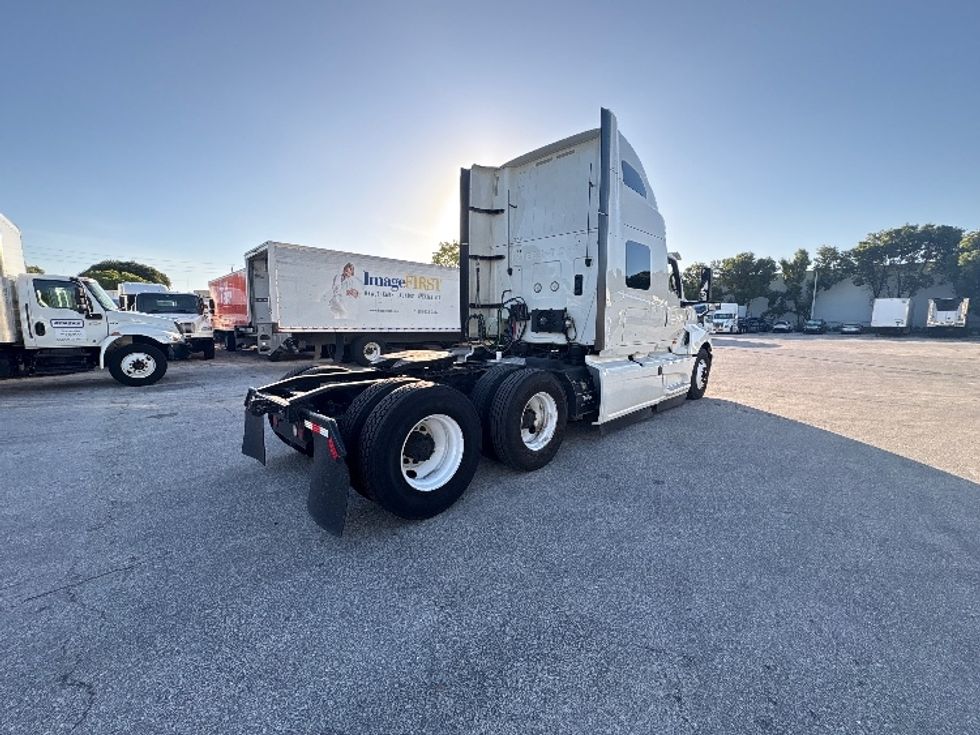 Sleeper Tractor-Heavy Duty Tractors-International-2022-LT625-Medley-FL-507,667\n\t\tmiles-$ 56,250 - Image 7