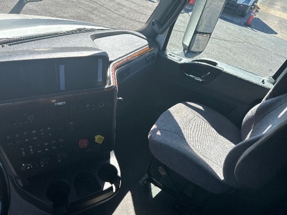 Sleeper Tractor-Heavy Duty Tractors-International-2022-LT625-Memphis-TN-416,754\n\t\tmiles-$ 77,000 - Image 12