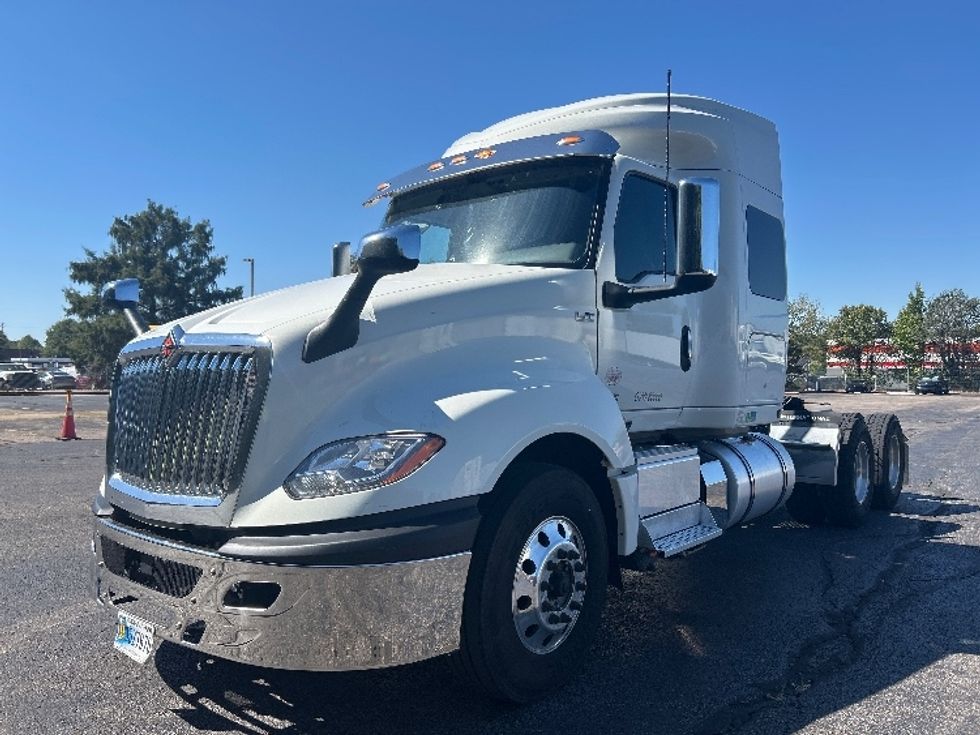 Sleeper Tractor-Heavy Duty Tractors-International-2022-LT625-Memphis-TN-416,754\n\t\tmiles-$ 77,000 - Image 3