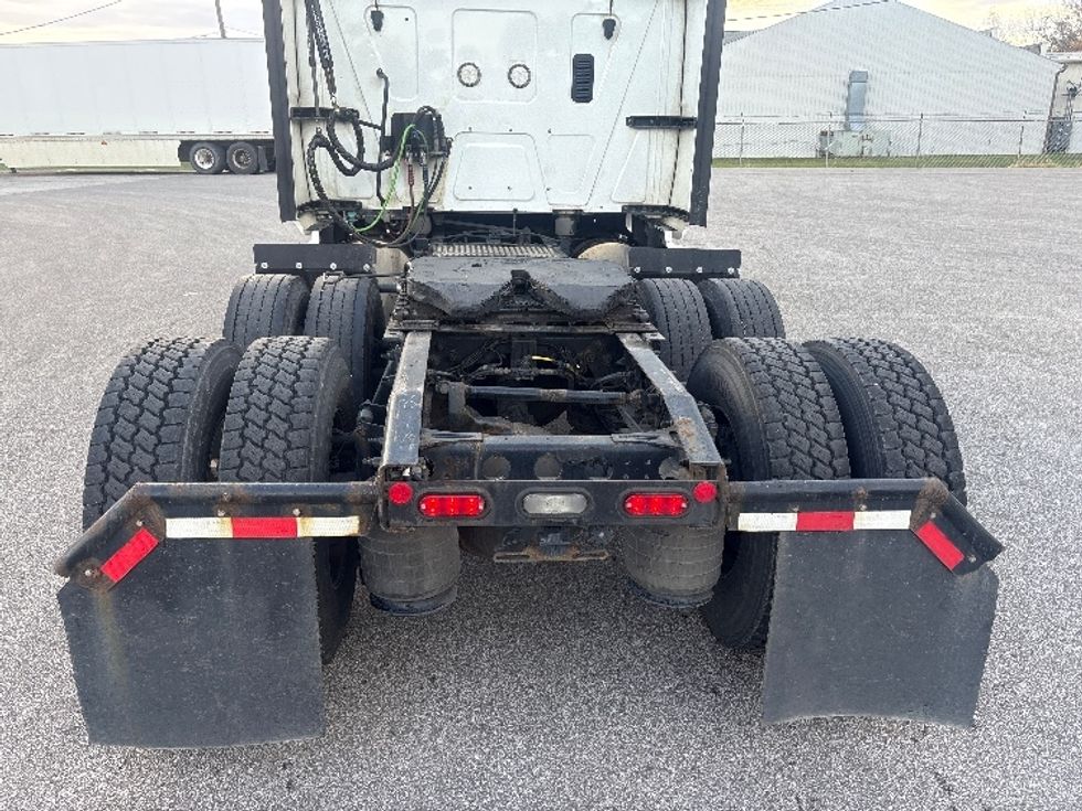 Sleeper Tractor-Heavy Duty Tractors-International-2022-LT625-Middlefield-OH-330,346\n\t\tmiles-$ 69,750 - Image 6