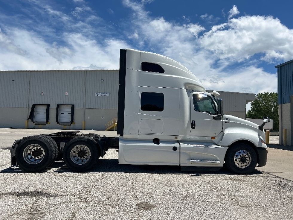 Sleeper Tractor-Heavy Duty Tractors-International-2022-LT625-Middlefield-OH-478,090\n\t\tmiles-$ 54,500 - Image 8
