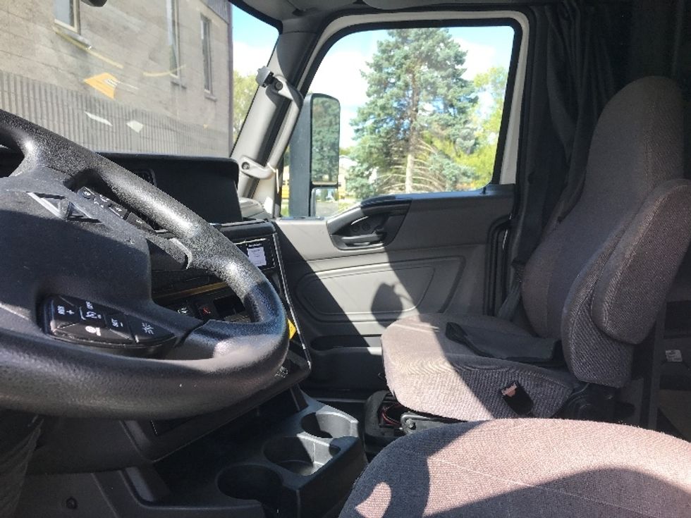 Sleeper Tractor-Heavy Duty Tractors-International-2022-LT625-Milwaukee-WI-354,010\n\t\tmiles-$ 68,000 - Image 10