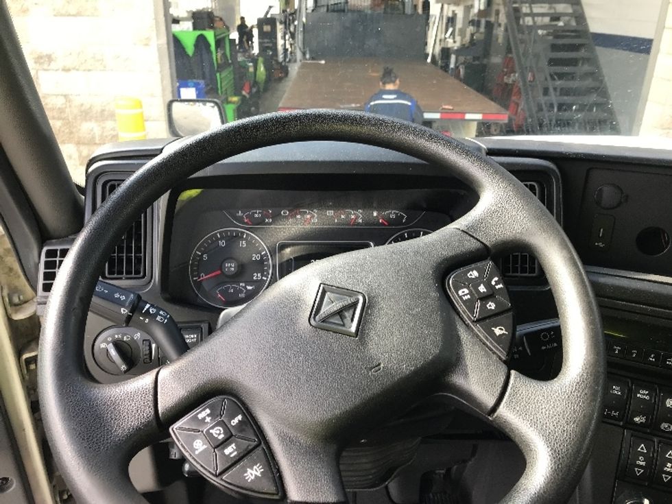 Sleeper Tractor-Heavy Duty Tractors-International-2022-LT625-Milwaukee-WI-354,010\n\t\tmiles-$ 68,000 - Image 11