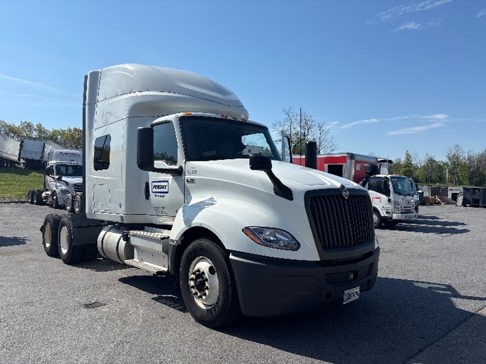 Sleeper Tractor-Heavy Duty Tractors-International-2022-LT625-Montgomery-NY-408,914\n\t\tmiles-$ 59,750 - Image 1