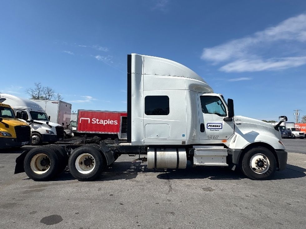 Sleeper Tractor-Heavy Duty Tractors-International-2022-LT625-Montgomery-NY-408,914\n\t\tmiles-$ 59,750 - Image 8