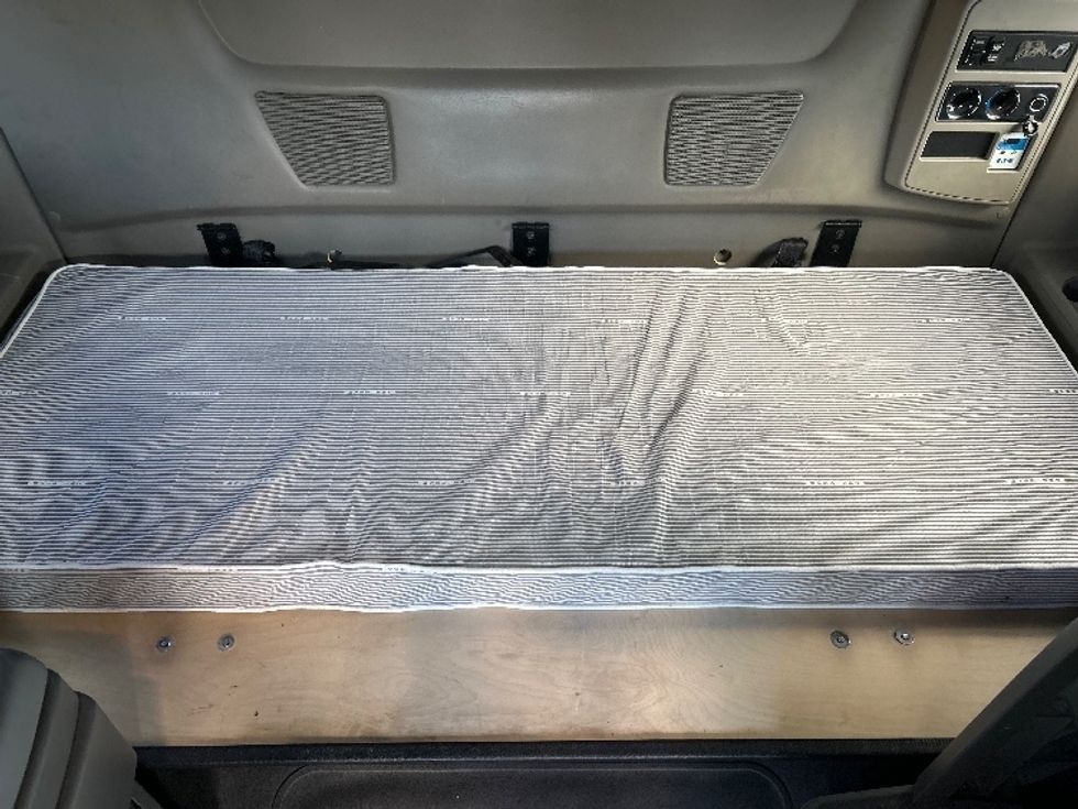 Sleeper Tractor-Heavy Duty Tractors-International-2022-LT625-Montgomery-NY-527,947\n\t\tmiles-$ 51,000 - Image 17