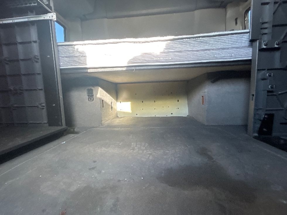 Sleeper Tractor-Heavy Duty Tractors-International-2022-LT625-New Castle-DE-334,539\n\t\tmiles-$ 65,750 - Image 25