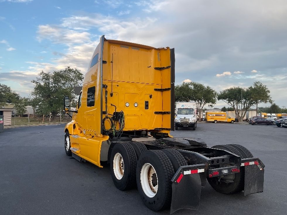 Sleeper Tractor-Heavy Duty Tractors-International-2022-LT625-New Castle-DE-334,539\n\t\tmiles-$ 65,750 - Image 5