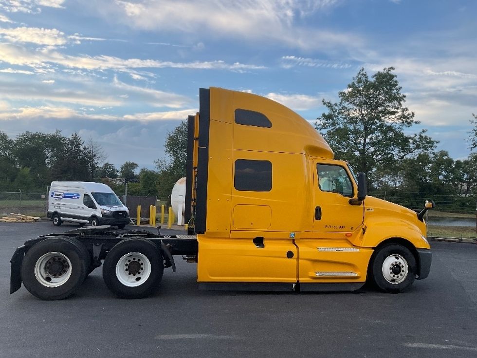 Sleeper Tractor-Heavy Duty Tractors-International-2022-LT625-New Castle-DE-334,539\n\t\tmiles-$ 65,750 - Image 8