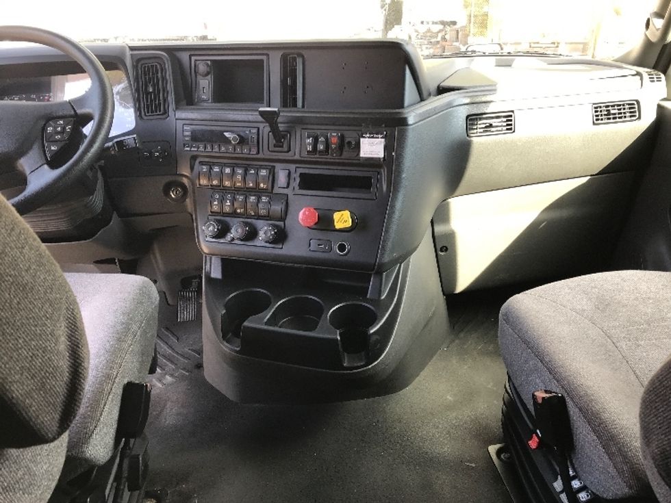 Sleeper Tractor-Heavy Duty Tractors-International-2022-LT625-Newport News-VA-286,700\n\t\tmiles-$ 77,000 - Image 12