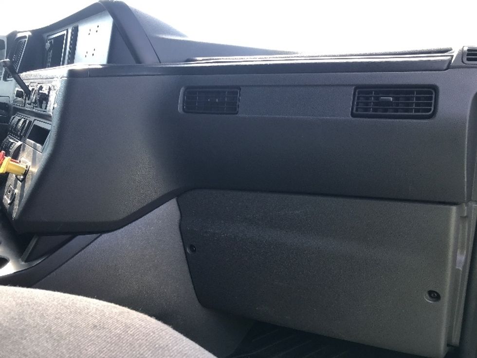 Sleeper Tractor-Heavy Duty Tractors-International-2022-LT625-Newport News-VA-286,700\n\t\tmiles-$ 77,000 - Image 14