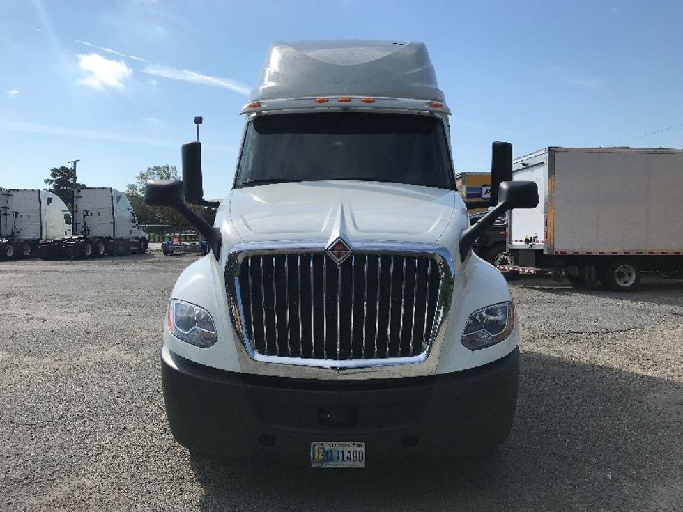 2022 International LT625 LT photo 2