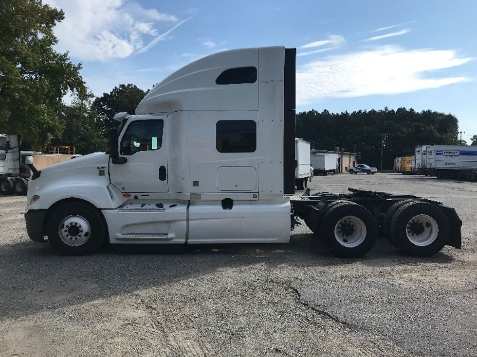 2022 International LT625 LT photo 4