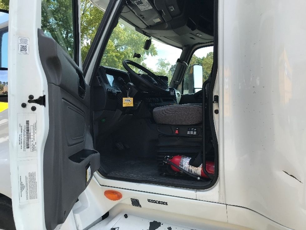 Sleeper Tractor-Heavy Duty Tractors-International-2022-LT625-Newport News-VA-286,700\n\t\tmiles-$ 77,000 - Image 9