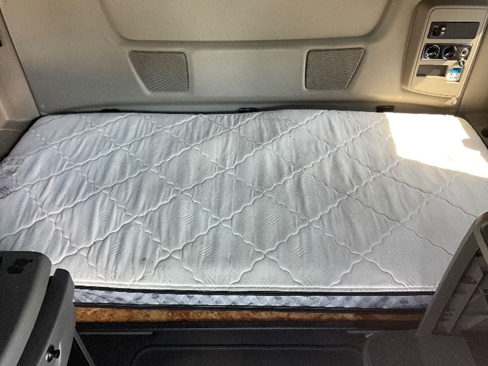 Sleeper Tractor-Heavy Duty Tractors-International-2022-LT625-Norfolk-VA-385,837\n\t\tmiles-$ 66,500 - Image 16