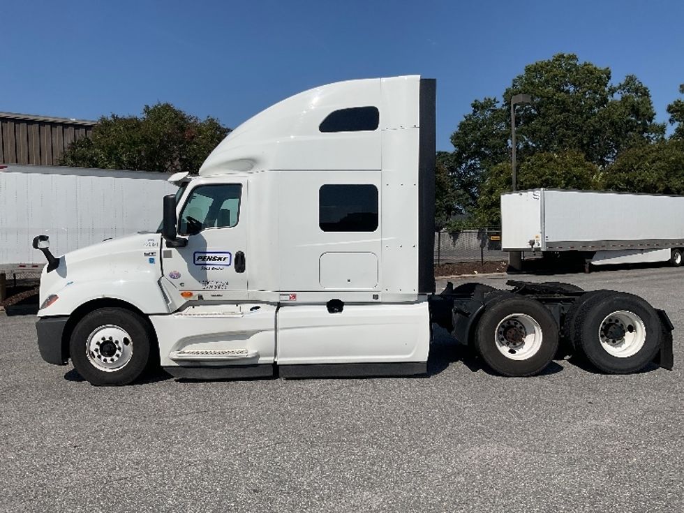 Sleeper Tractor-Heavy Duty Tractors-International-2022-LT625-Norfolk-VA-385,837\n\t\tmiles-$ 66,500 - Image 4
