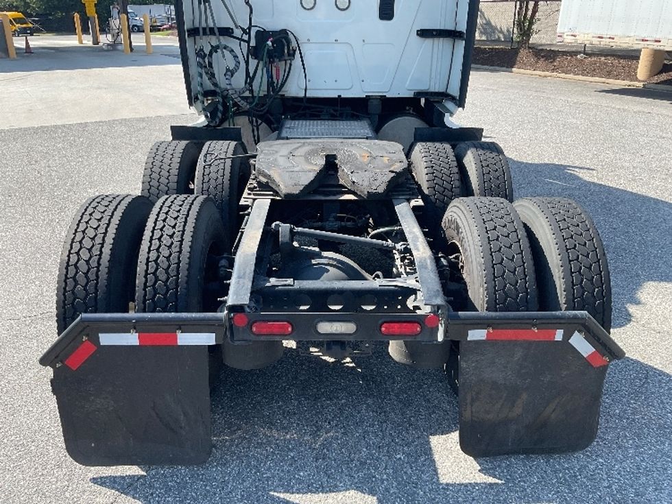 Sleeper Tractor-Heavy Duty Tractors-International-2022-LT625-Norfolk-VA-385,837\n\t\tmiles-$ 66,500 - Image 6
