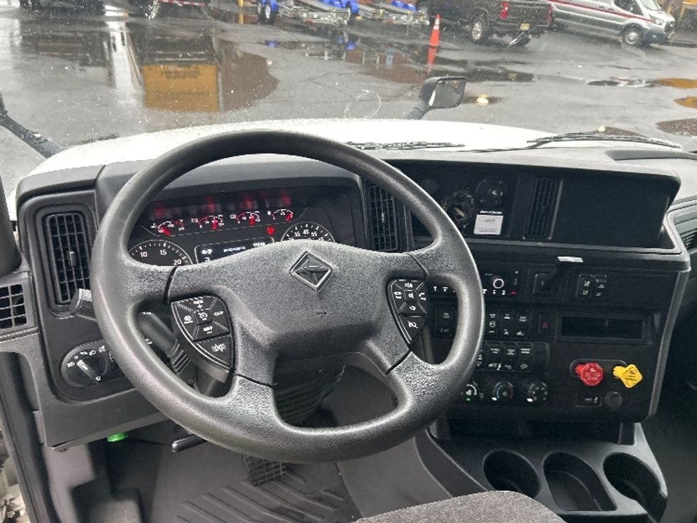 Sleeper Tractor-Heavy Duty Tractors-International-2022-LT625-North Bergen-NJ-379,859\n\t\tmiles-$ 65,000 - Image 10